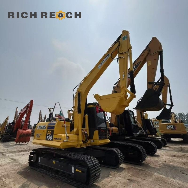 Engine compartment of a used 2018 Komatsu PC130 excavator for sale at $16,667 from Richreach